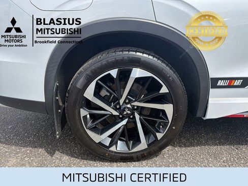 Used 2023 Mitsubishi Outlander 4WD Plug-In Hybrid image 6