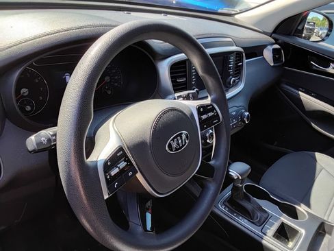 Used 2020 Kia Sorento LX FWD image 7