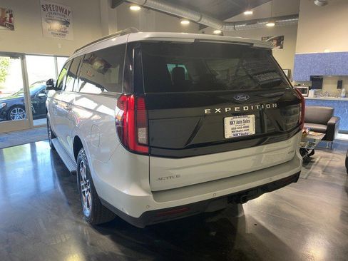 Used 2025 Ford Expedition Max Active AWD/4WD image 4