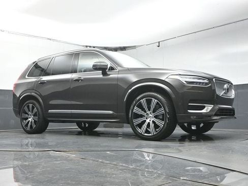 Certified 2023 Volvo XC90 B6 Ultimate w/ Protection Package Premier AWD/4WD image 42