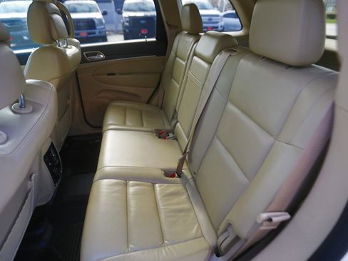 Used 2017 Jeep Grand Cherokee Limited w/ Trailer Tow Group IV image 11