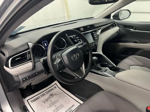 Used 2018 Toyota Camry LE image 15