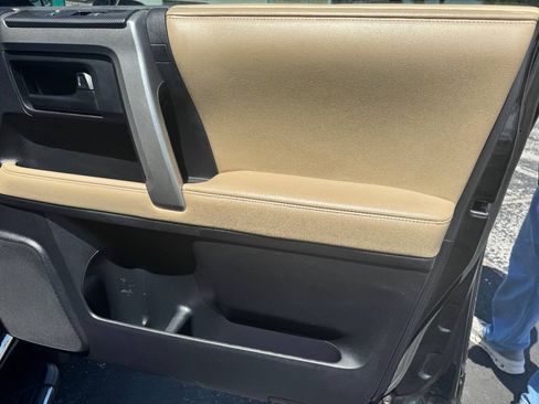 Used 2013 Toyota 4Runner SR5 RWD image 7