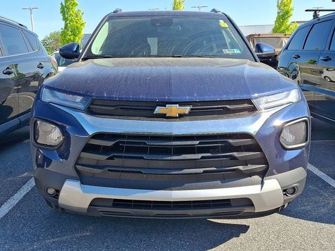 Used 2023 Chevrolet TrailBlazer LT w/ Convenience Package AWD/4WD image 2