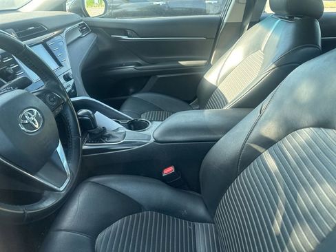 Used 2020 Toyota Camry SE image 8