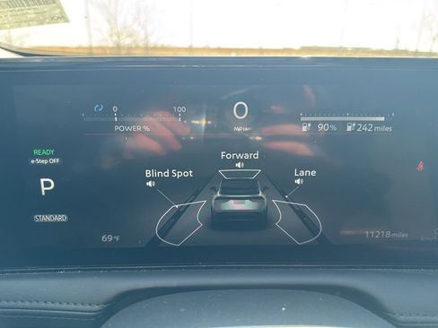 Used 2023 Nissan Ariya FWD image 7