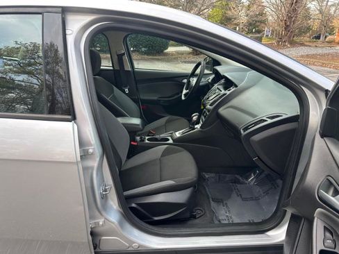 Used 2014 Ford Focus SE image 36