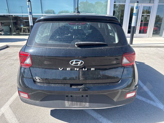 Used 2024 Hyundai Venue SE FWD image 6