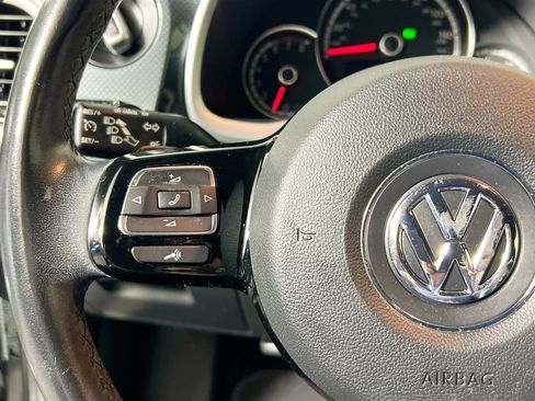 Used 2014 Volkswagen Beetle R-Line image 18