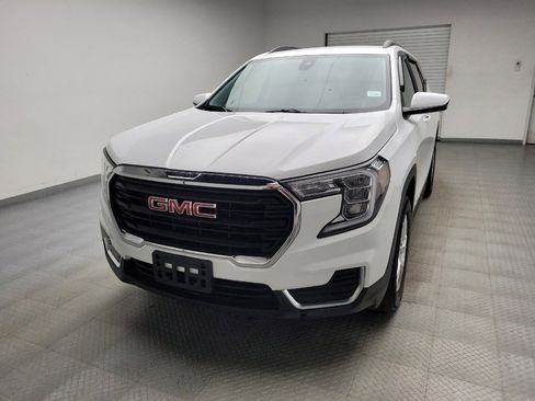 Used 2024 GMC Terrain SLE w/ Driver Convenience Package FWD image 15