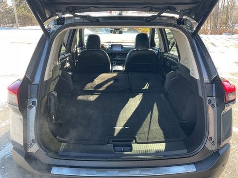 Used 2023 Nissan Rogue SV w/ SV Premium Package image 39