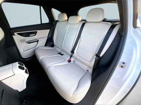 Certified 2023 Mercedes-Benz GLC 300 image 28