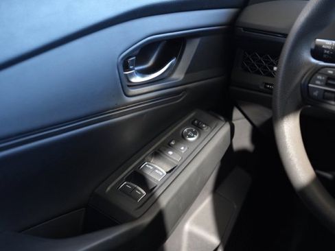 Used 2023 Honda Accord EX image 19