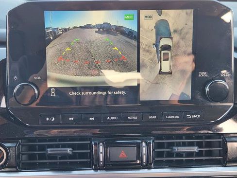 Certified 2024 Nissan Pathfinder SL w/ SL Premium Package FWD image 13