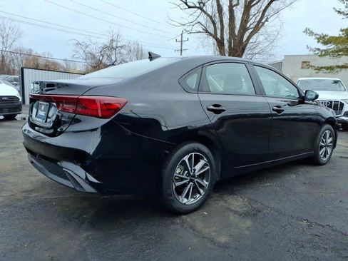 Used 2023 Kia Forte LXS image 3