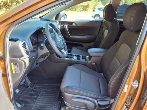 Used 2019 Kia Sportage LX image 11