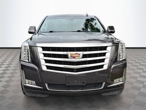 Used 2018 Cadillac Escalade Premium Luxury image 2