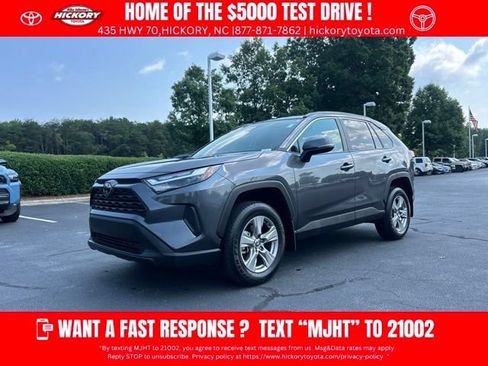 Used 2025 Toyota RAV4 XLE w/ Convenience Package FWD image 1