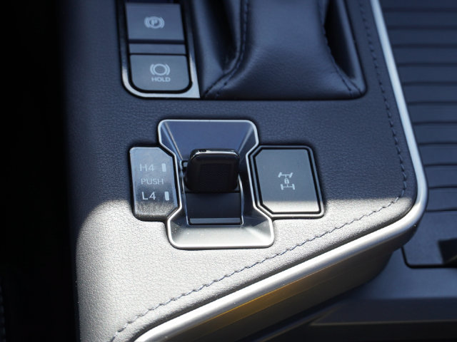 Used 2025 Lexus GX 550 w/ Accessory Package (Z1) AWD/4WD image 46