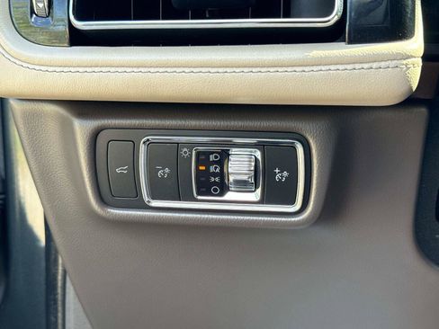 Used 2022 Lincoln Aviator Reserve w/ Equipment Group 201A image 31