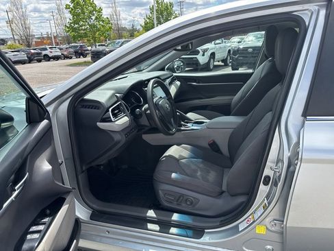 Certified 2018 Toyota Camry LE w/ Convenience Package image 8