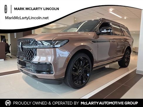 New 2026 Lincoln Navigator Black Label AWD/4WD image 1