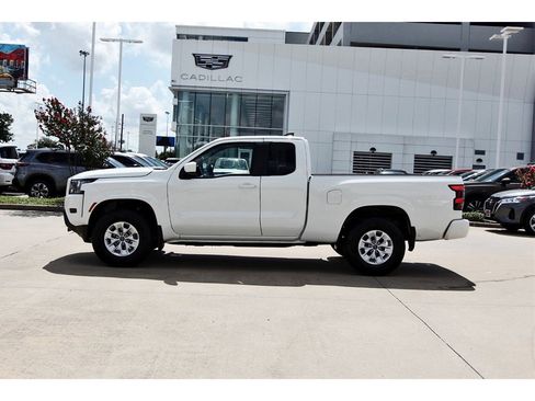 Certified 2024 Nissan Frontier SV w/ Technology Package image 3