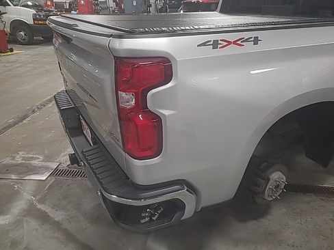 Used 2019 Chevrolet Silverado 1500 LTZ w/ LTZ Plus Package AWD/4WD image 4