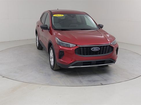Certified 2023 Ford Escape Active image 9