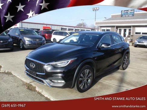 Used 2018 INFINITI QX30 Essential AWD 4dr Crossover (m image 1