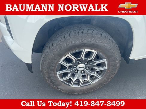 Used 2023 Chevrolet Colorado Z71 w/ Z71 Convenience Package 2 AWD/4WD image 18