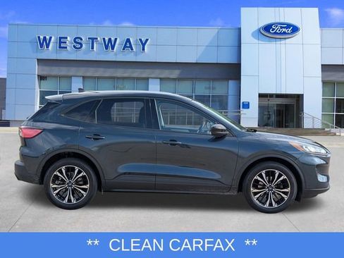 Used 2022 Ford Escape SE w/ SE Sport Appearance Package FWD image 2