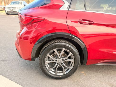 Used 2017 INFINITI QX30 image 13
