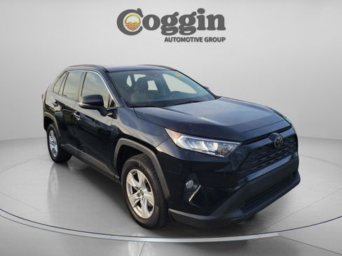 Used 2019 Toyota RAV4 XLE image 6