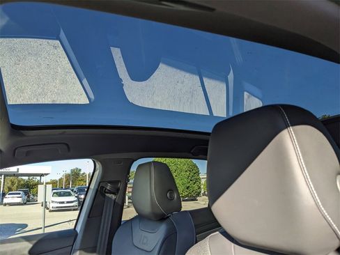 Used 2023 Volkswagen ID.4 Pro S image 9