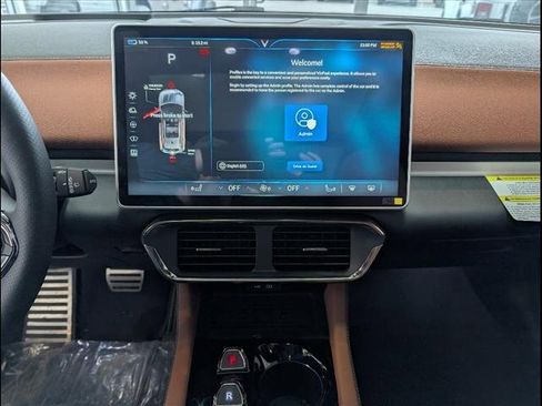 New 2025 VinFast VF 8 Plus image 9