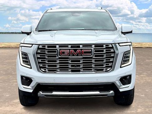 Used 2025 GMC Yukon XL Denali image 2