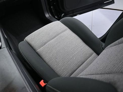 Used 2023 Nissan Rogue SV image 12