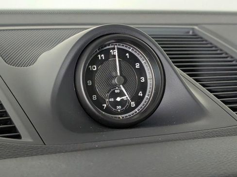 New 2026 Porsche Macan image 30