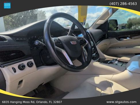 Used 2018 Cadillac Escalade Premium Luxury AWD/4WD image 14
