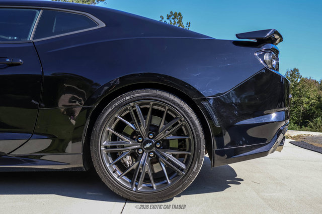 Used 2019 Chevrolet Camaro ZL1 w/ LPO, ZL1 Protection Package RWD image 4