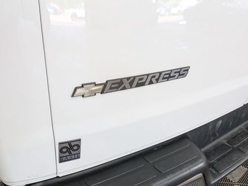 Used 2024 Chevrolet Express 2500 w/ Driver Convenience Package RWD image 9