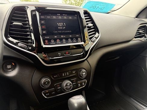 Used 2019 Jeep Cherokee Limited AWD/4WD image 29