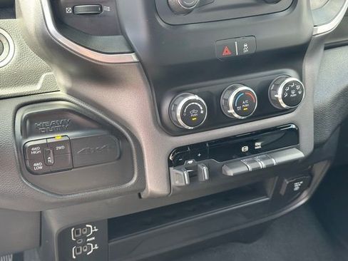 Used 2023 RAM 2500 Big Horn w/ Cold Weather Group AWD/4WD image 31