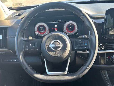 Used 2024 Nissan Pathfinder Platinum w/ Cargo Package image 15