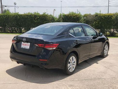 Certified 2025 Nissan Sentra S FWD image 5