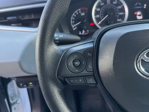 Used 2020 Toyota Corolla LE image 30