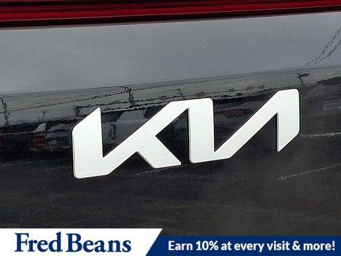 New 2026 Kia Carnival EX FWD image 19