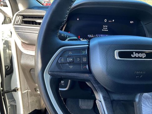 Used 2022 Jeep Grand Cherokee L Limited w/ Black Appearance Package image 24