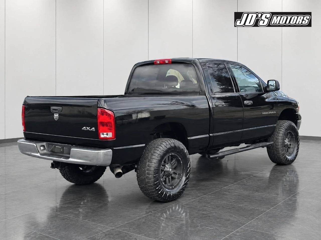 Used 2005 Dodge Ram 2500 Truck ST w/ Trailer Tow Group AWD/4WD image 4